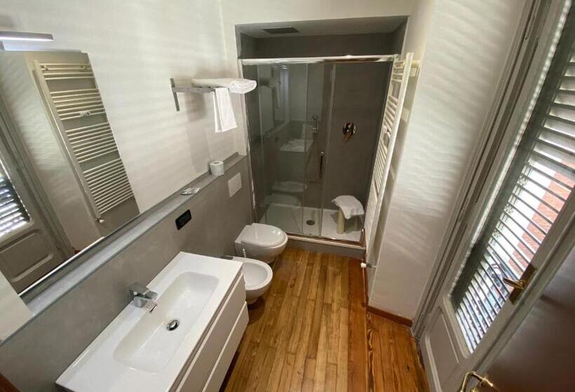 غرفة قياسية, Artua &solferino