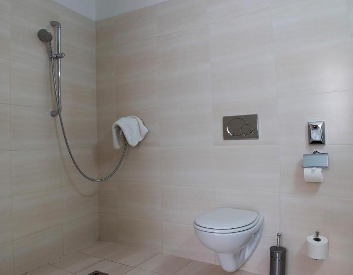 חדר סטנדרט, Ce Plaza