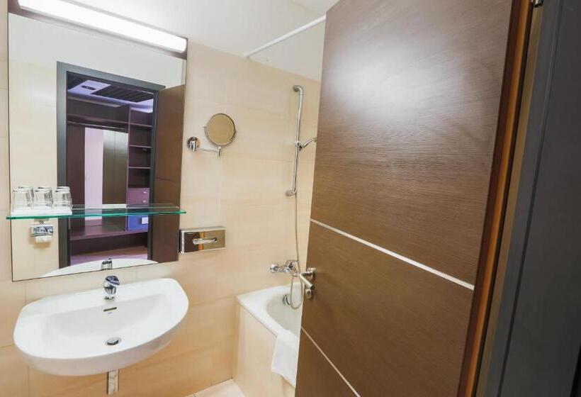 חדר סטנדרט, Ce Plaza