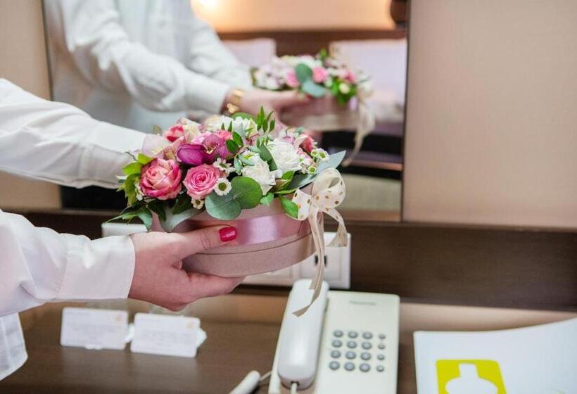 חדר סטנדרט, Ce Plaza