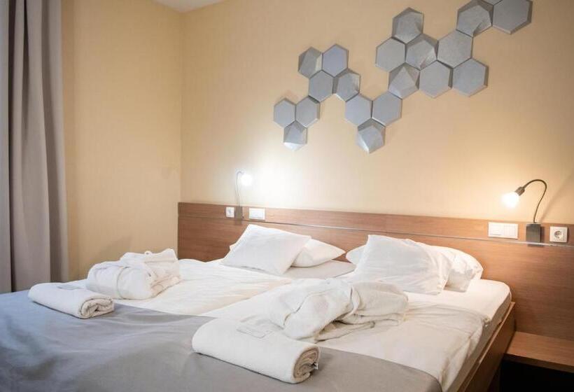 חדר סטנדרט, Ce Plaza