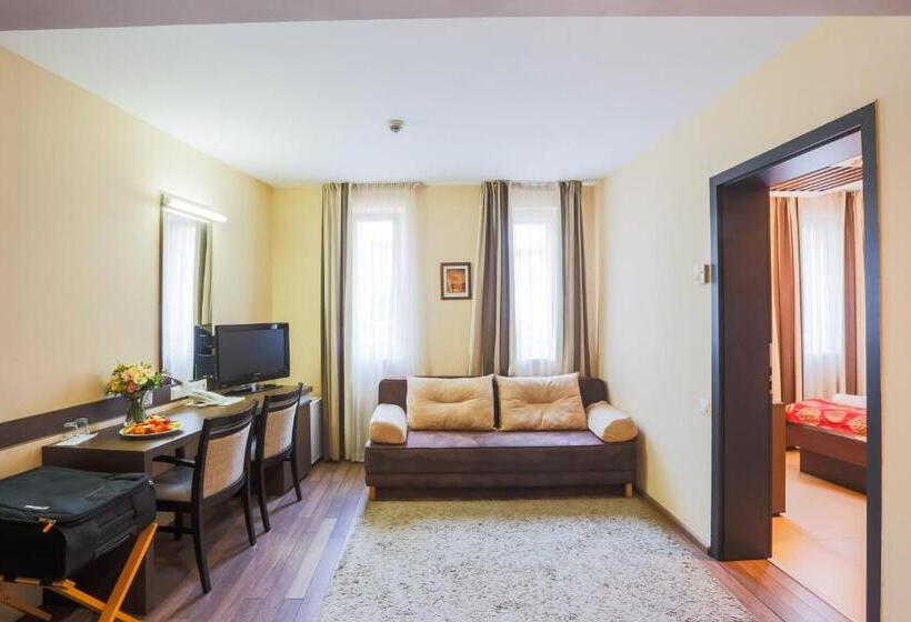 סוויטה, Ce Plaza