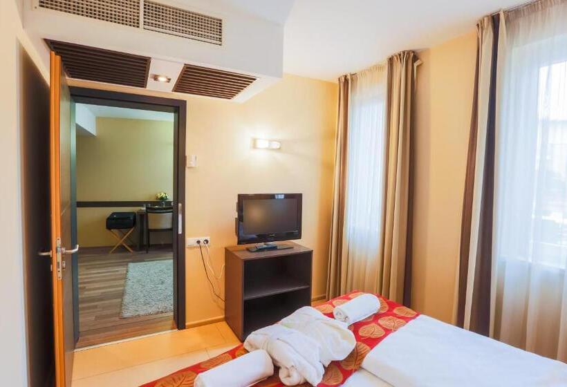 סוויטה, Ce Plaza