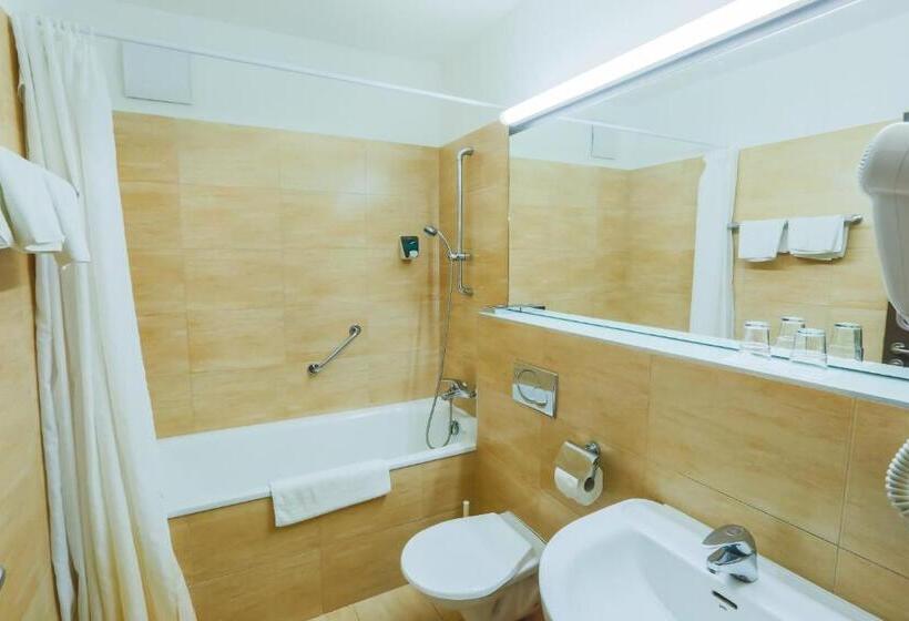 סוויטה, Ce Plaza