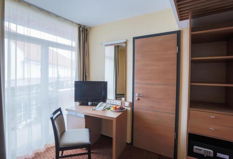 חדר סטנדרט יחיד, Ce Plaza