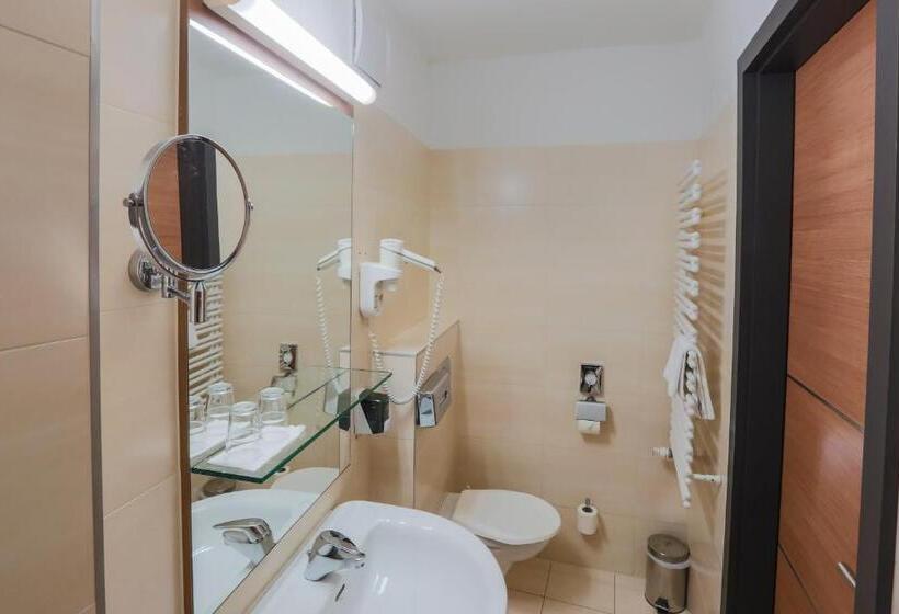 חדר סטנדרט יחיד, Ce Plaza