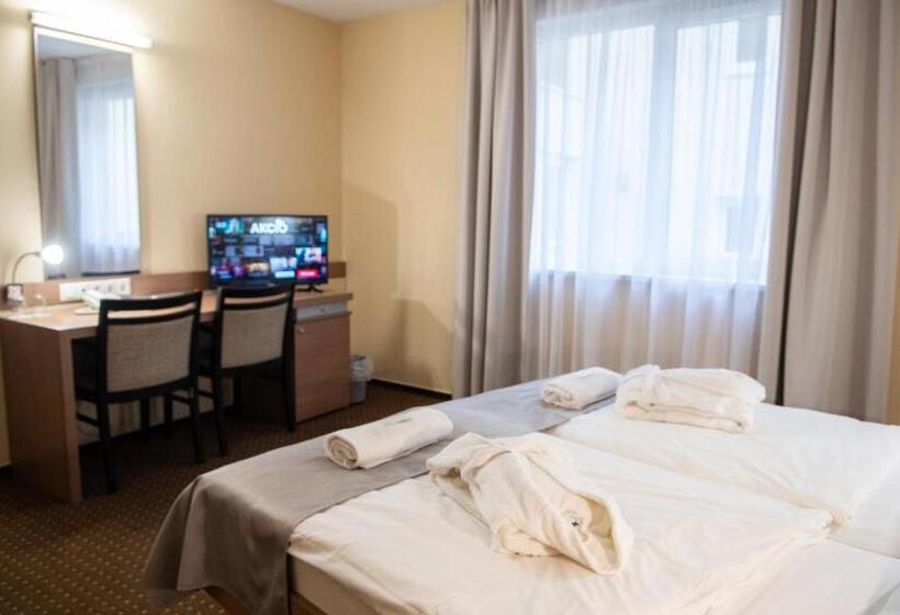 חדר סטנדרט, Ce Plaza