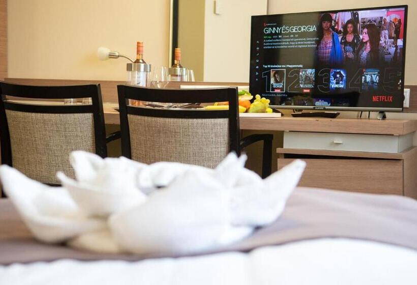 חדר סטנדרט, Ce Plaza