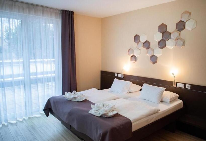 חדר סטנדרט, Ce Plaza