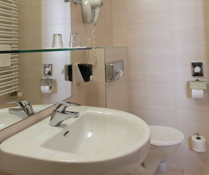 חדר סטנדרט, Ce Plaza