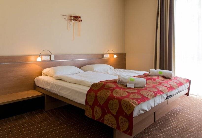 חדר סטנדרט, Ce Plaza