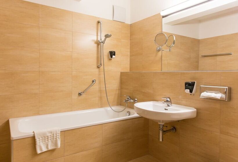 סוויטה, Ce Plaza