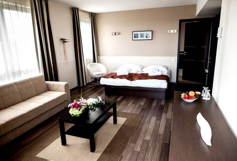 סוויטה, Ce Plaza