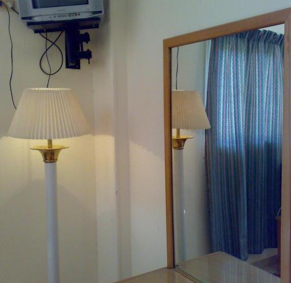 اتاق استاندارد یک نفره, Ciao