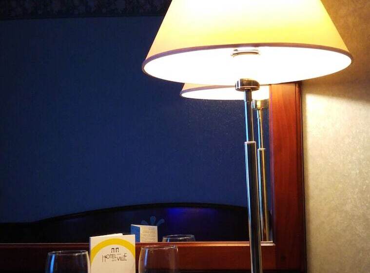 标准单人间, De La Ville