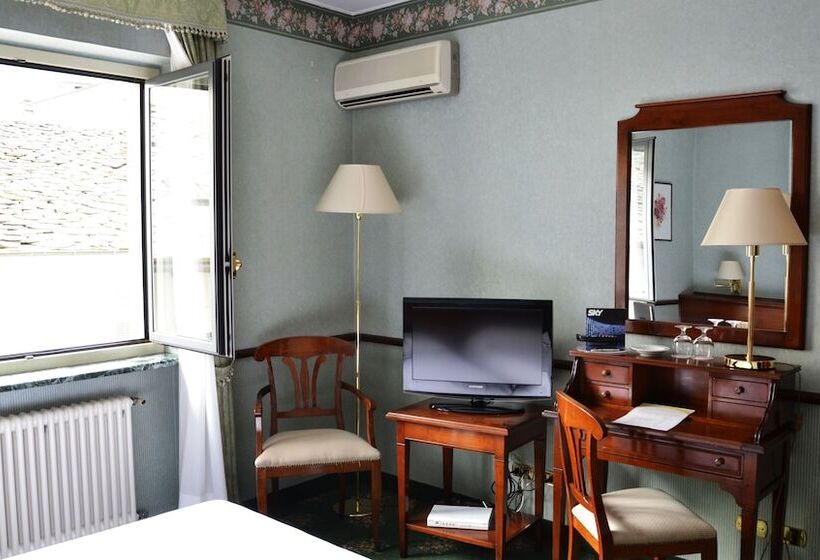 חדר אקונומי, De La Ville