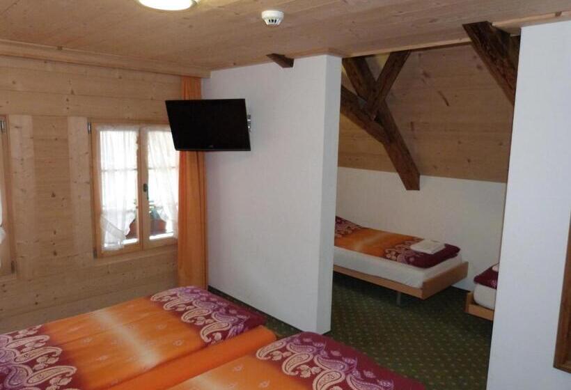 חדר סטנדרט לארבעה, De Ville