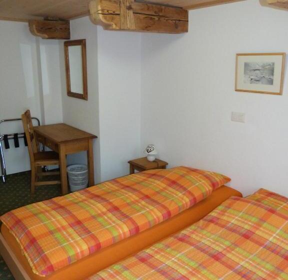 חדר סטנדרט, De Ville