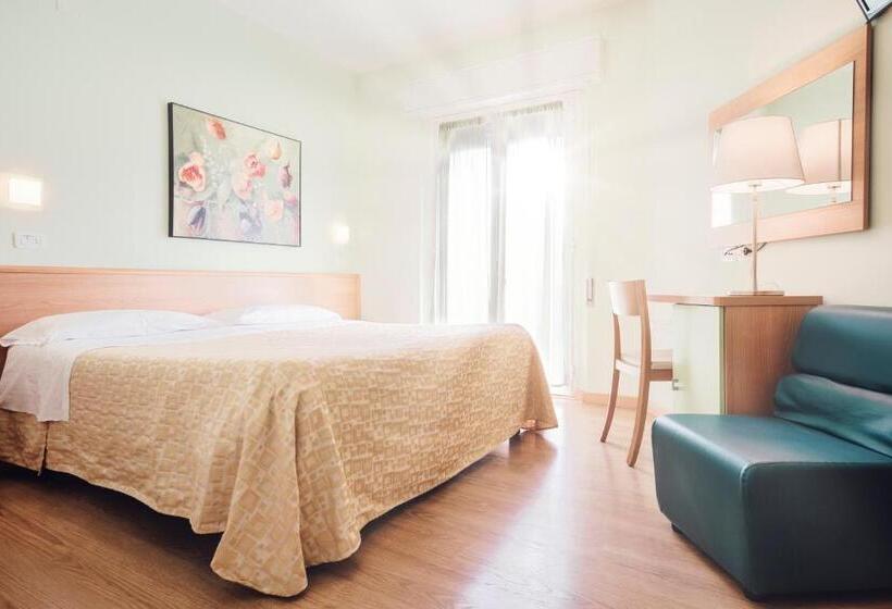 발코니가 있는 4인용 스탠다드 룸, Dei 7