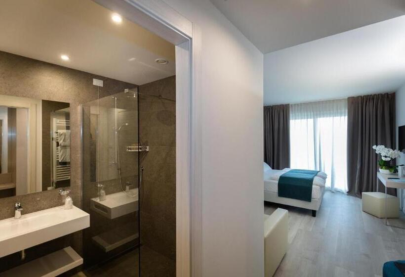 Номер Superior Боковой Вид на Море, Europa