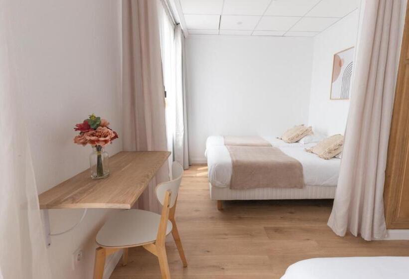 غرفة قياسية رباعية, Hôtel Porte Mars Reims Gare Centre Arena