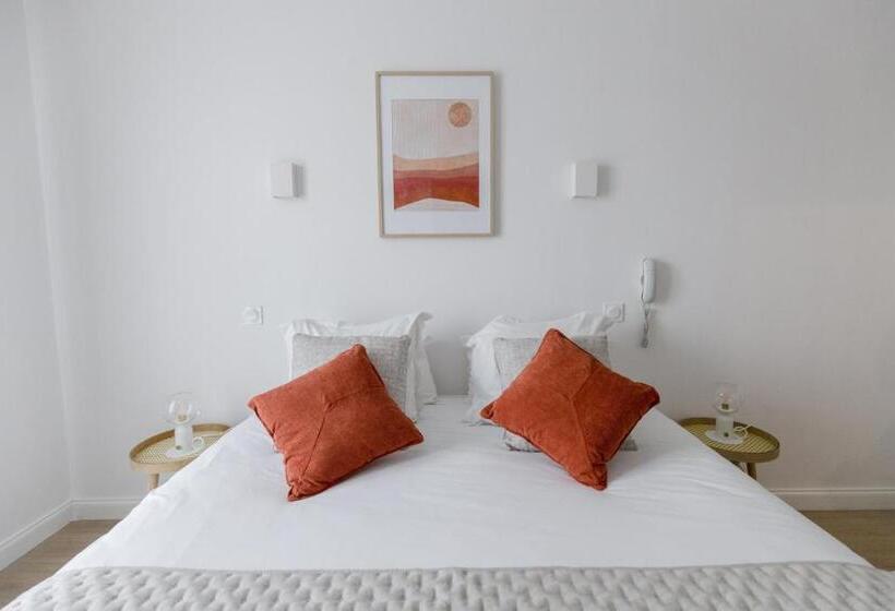 غرفة قياسية ثلاثية, Hôtel Porte Mars Reims Gare Centre Arena