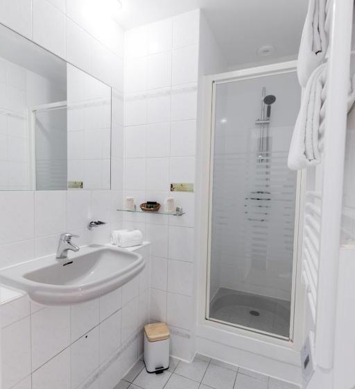 غرفة قياسية ثلاثية, Hôtel Porte Mars Reims Gare Centre Arena