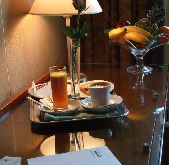 スタンダードトリプルルーム, Liola