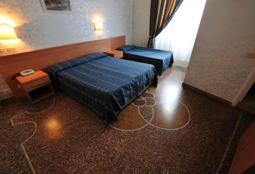 חדר סטנדרט לשלושה, Miramare