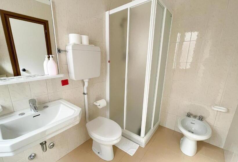 Номер Стандарт Трехместный, Modena Old Town