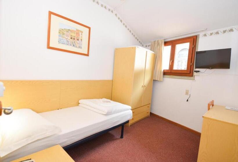 スタンダードシングルルーム, Modena Old Town