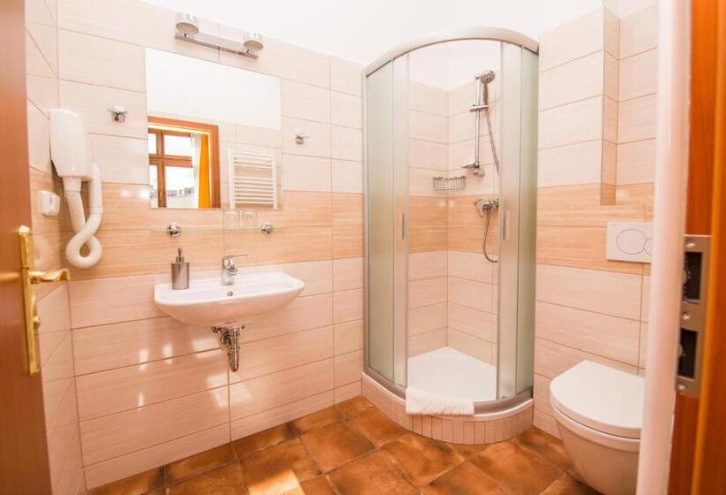 스탠다드 트리플 룸, Morava