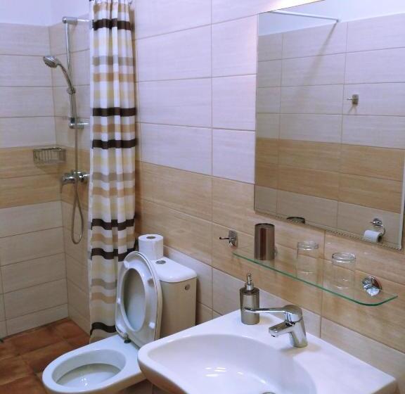 스탠다드 트리플 룸, Morava