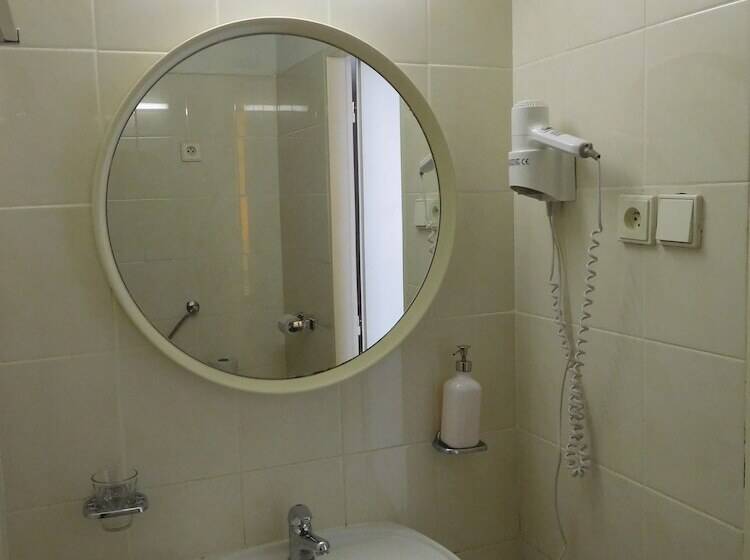 4인용 스탠다드 룸, Morava