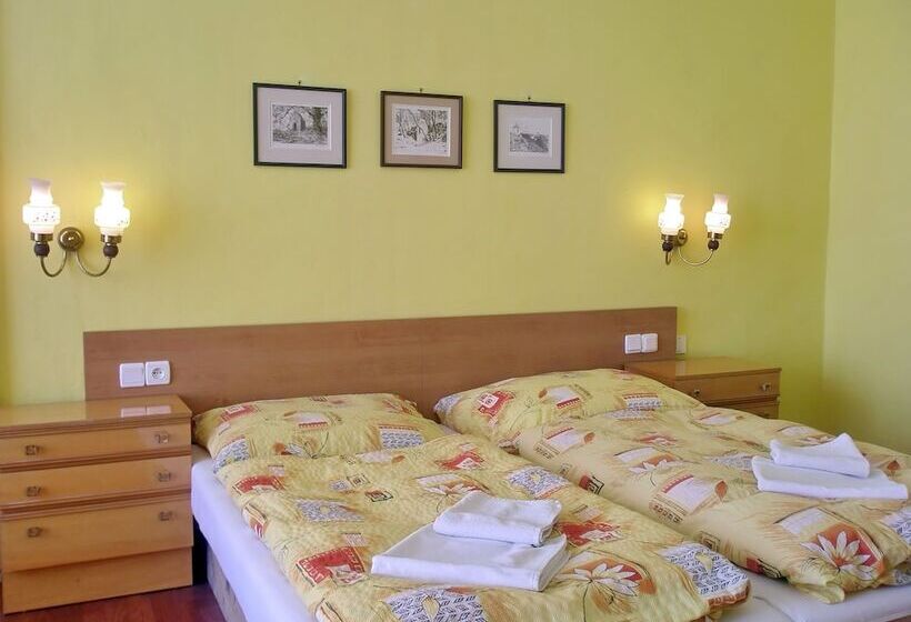 4인용 스탠다드 룸, Morava