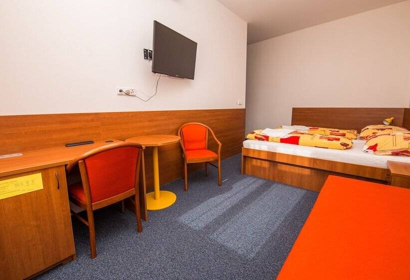 스탠다드 트리플 룸, Morava