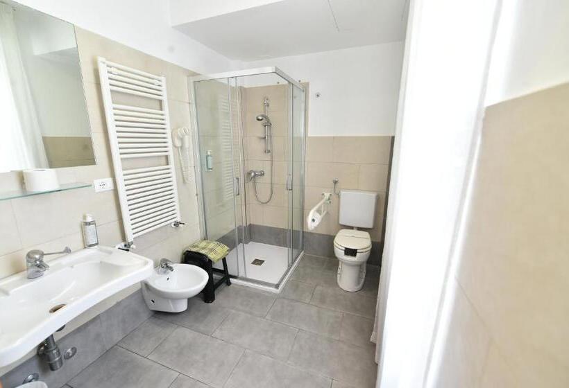 4인용 스탠다드 룸, Okinawa