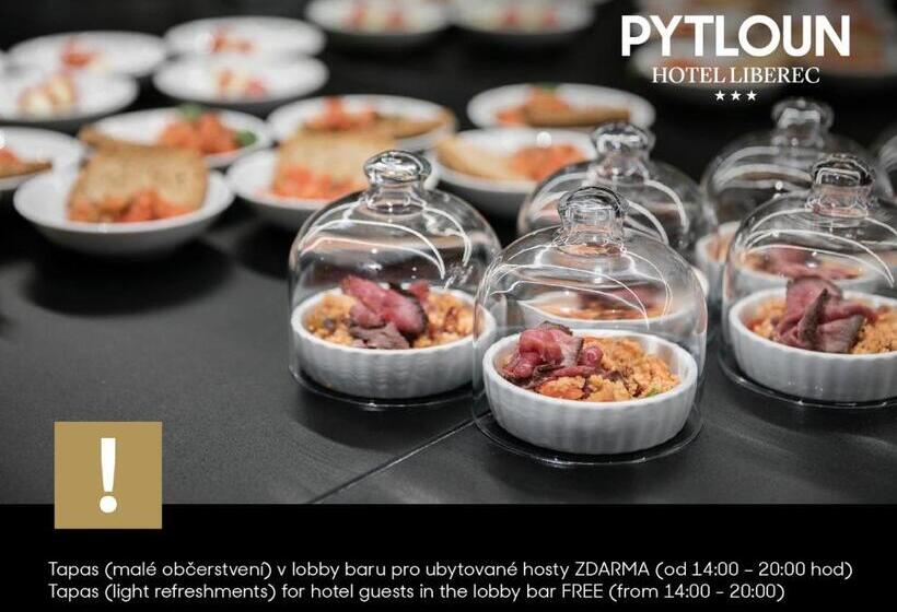 استودیو خانوادگی, Pytloun Self Check In Hotel Liberec