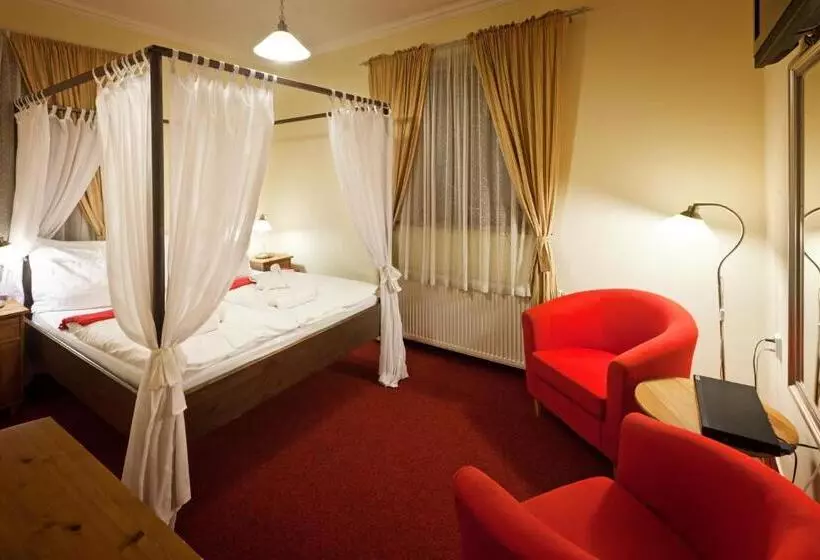 اتاق لوکس با وان آب گرم, Pytloun Self Check In Hotel Liberec
