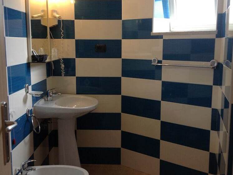 标准三人间, Ristorante La Pergola