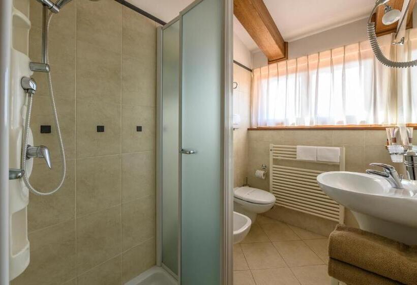 标准间, Rutiliano