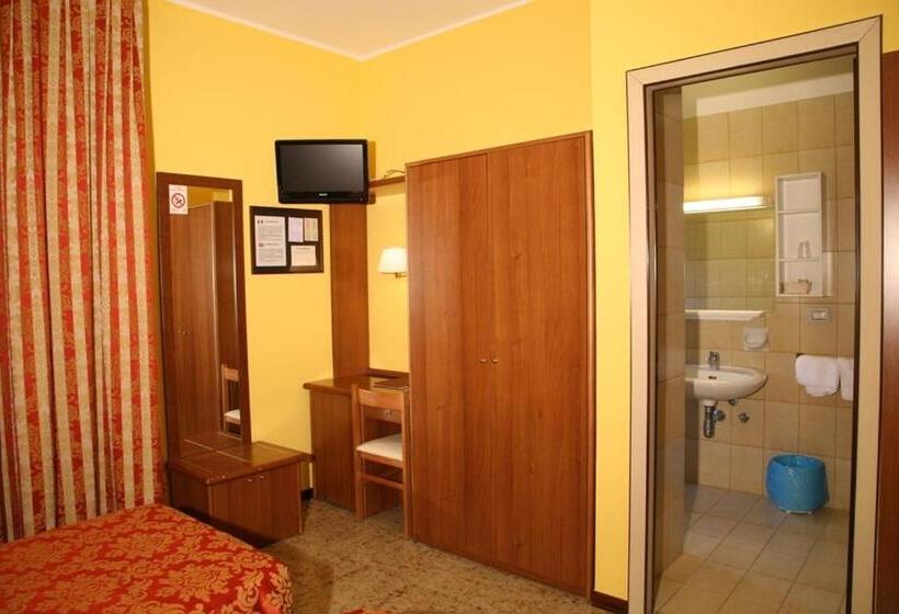 غرفة قياسية, San Pellegrino