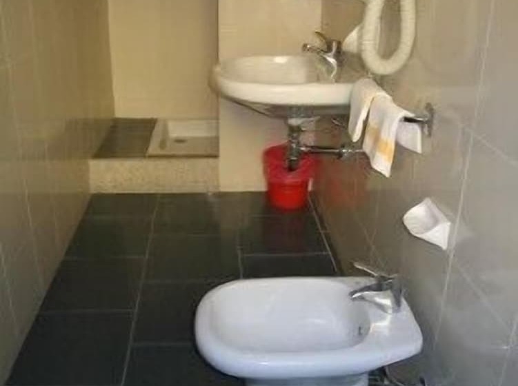 غرفة قياسية فردية, San Pellegrino