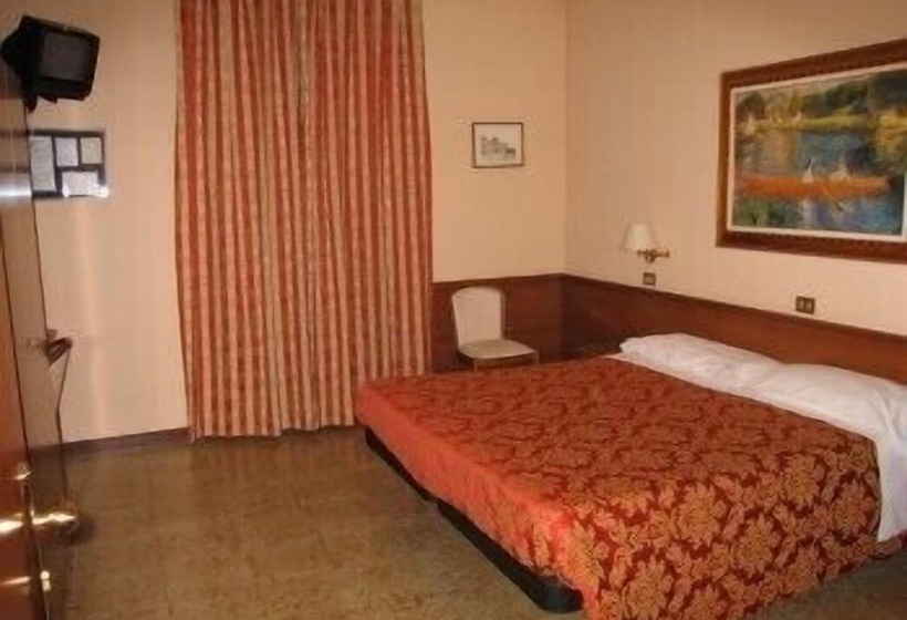 غرفة قياسية, San Pellegrino