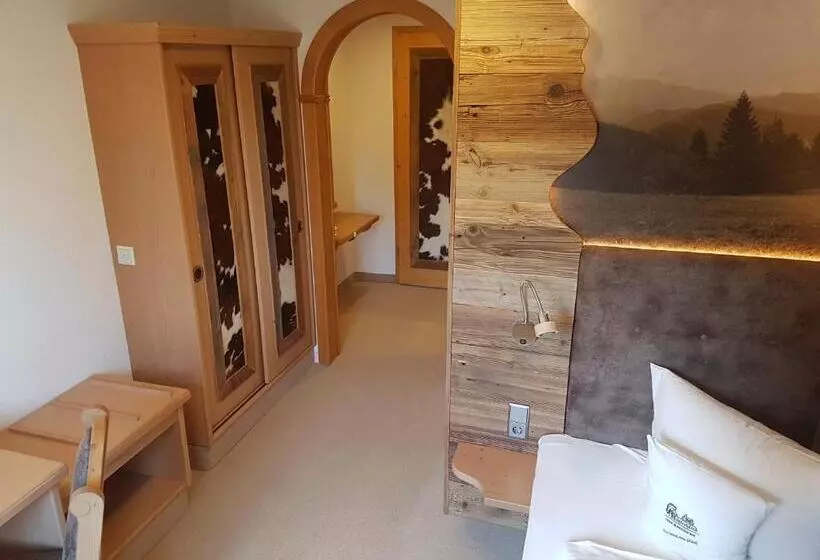 Standard Yhden Hengen Huone, Und Restaurant Kohlerhutte Furstenbrunn