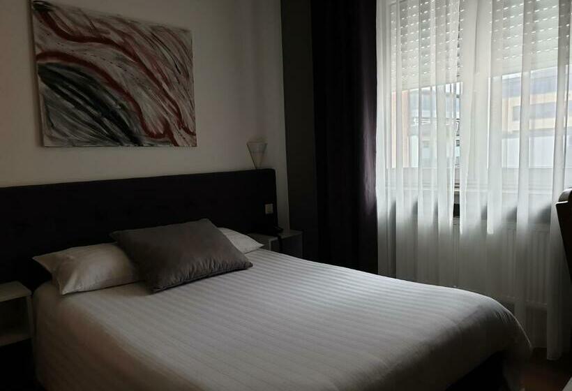 اتاق استاندارد, Yasha