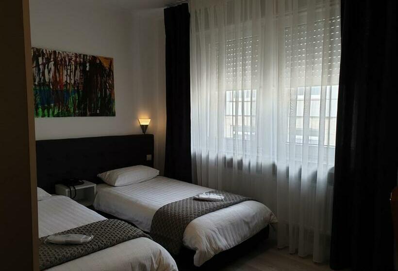 اتاق استاندارد, Yasha