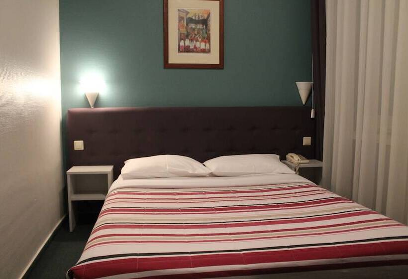 اتاق استاندارد یک نفره, Yasha