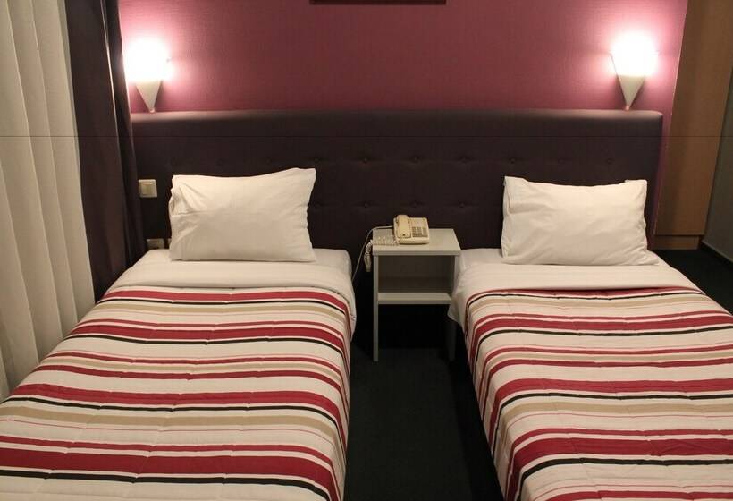 اتاق استاندارد, Yasha