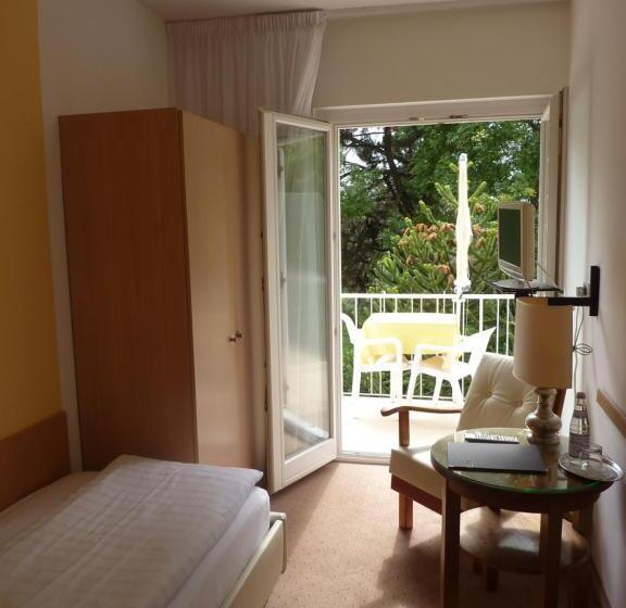 标准单人间, Zima